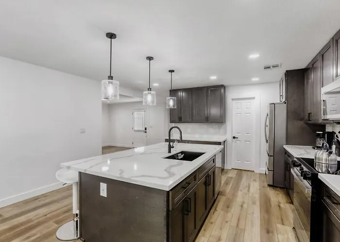 Holiday home 4br Basecamp, Mins To Cubs Spring Training