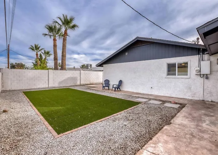 Holiday home 4br Basecamp, Mins To Cubs Spring Training *